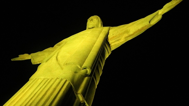 Cristo Redentor pela prevenção ao suicídio