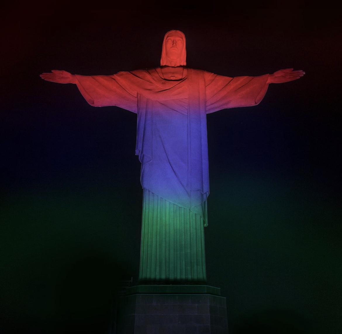 Cristo Redentor recebe iluminação especial pelo Dia Internacional do Lixo Eletroeletrônico 2023
