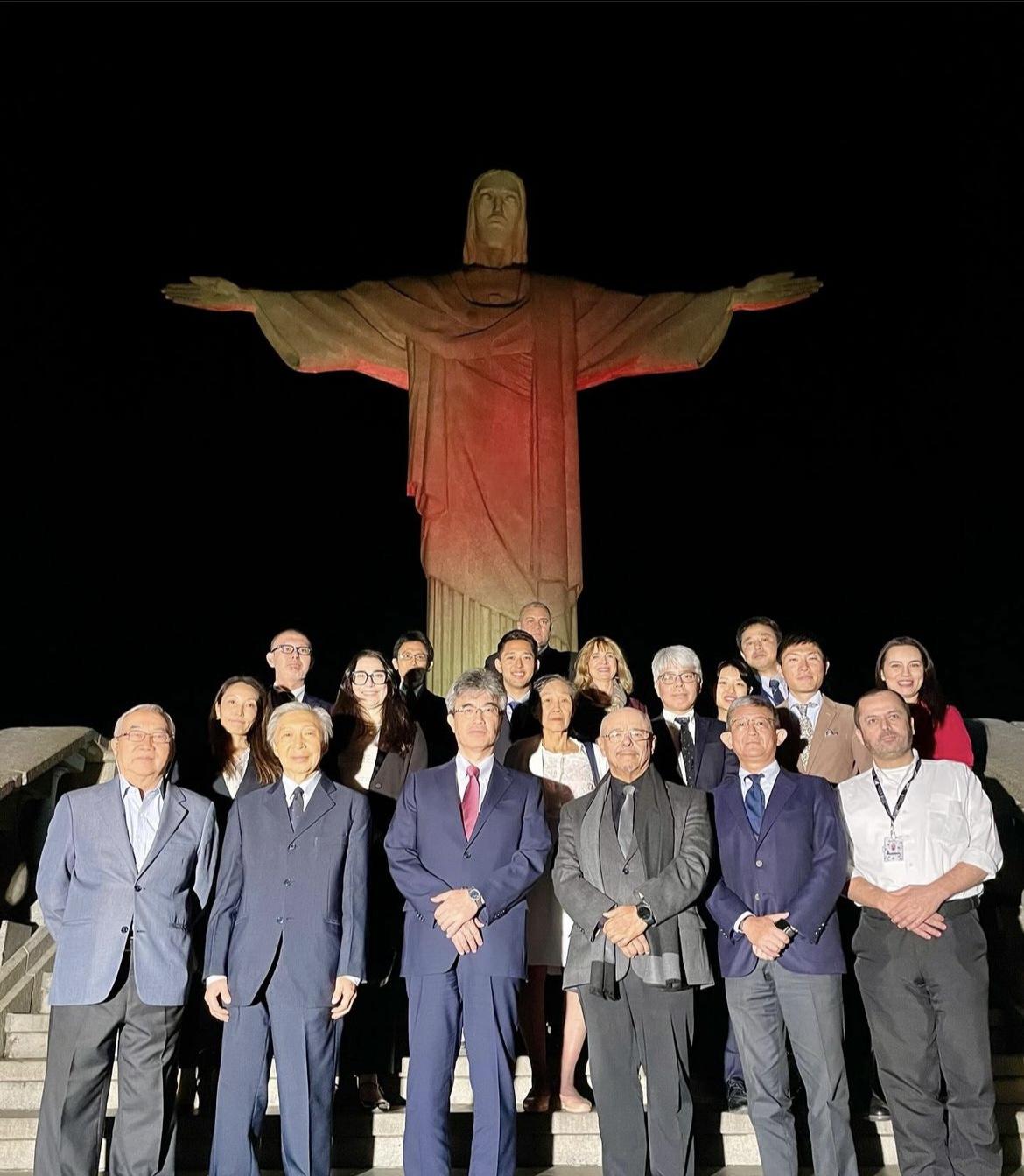 Cristo Redentor recebe iluminação pelos 116 anos da Imigração Japonesa no Brasil