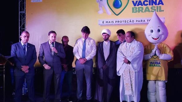 Cristo Redentor veste a camisa do Movimento Vacina Brasil