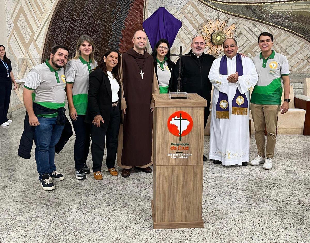 Cruz da Primeira Missa no Brasil visita Canção Nova, Aparecida e Frei Galvão