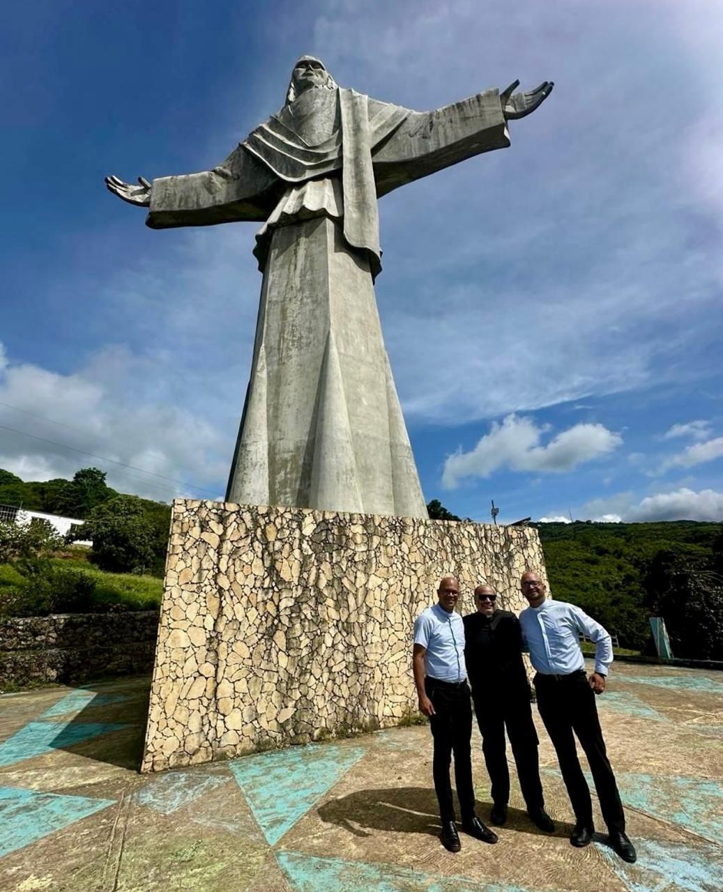 Reitor do Santuário Cristo Redentor, Padre Omar, sofre acidente de trânsito nesse sábado, na Venezuela
