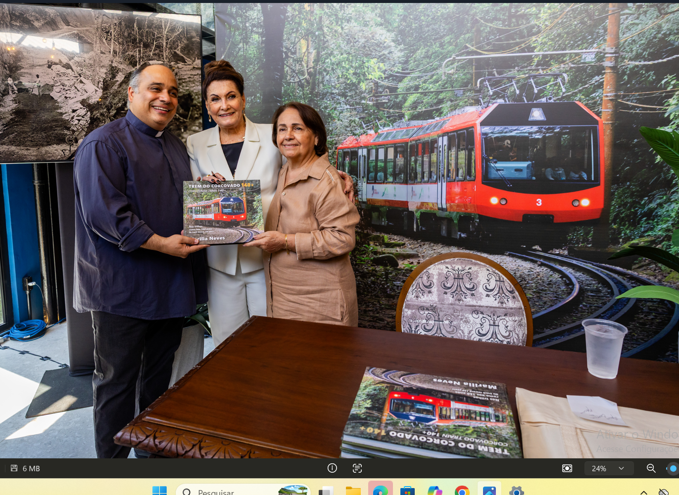 Livro conta a história do Trem do Corcovado