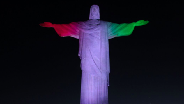 Cristo nas cores da bandeira italiana